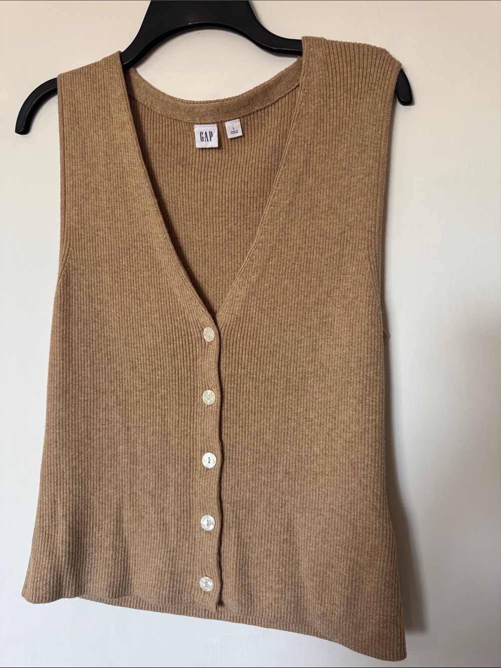GAP Ribbed V-Neck Button Tank Top in Beige